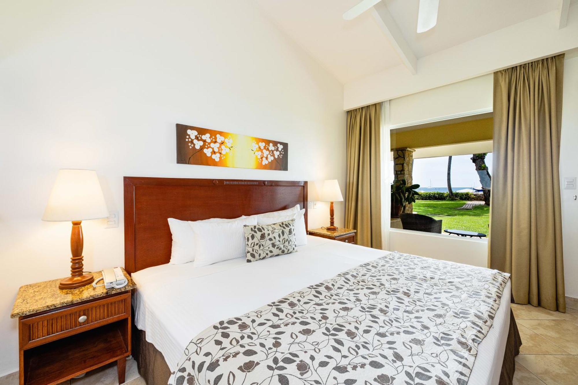 Hotel Tamarindo Diria Beach Resort Стая снимка