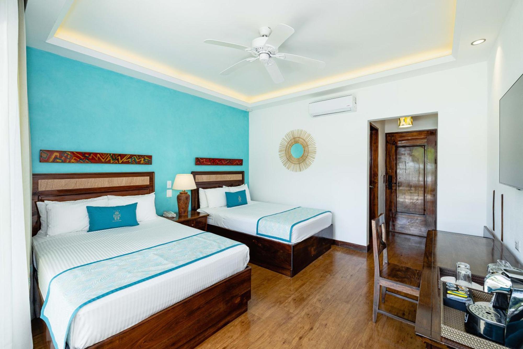 Hotel Tamarindo Diria Beach Resort Стая снимка
