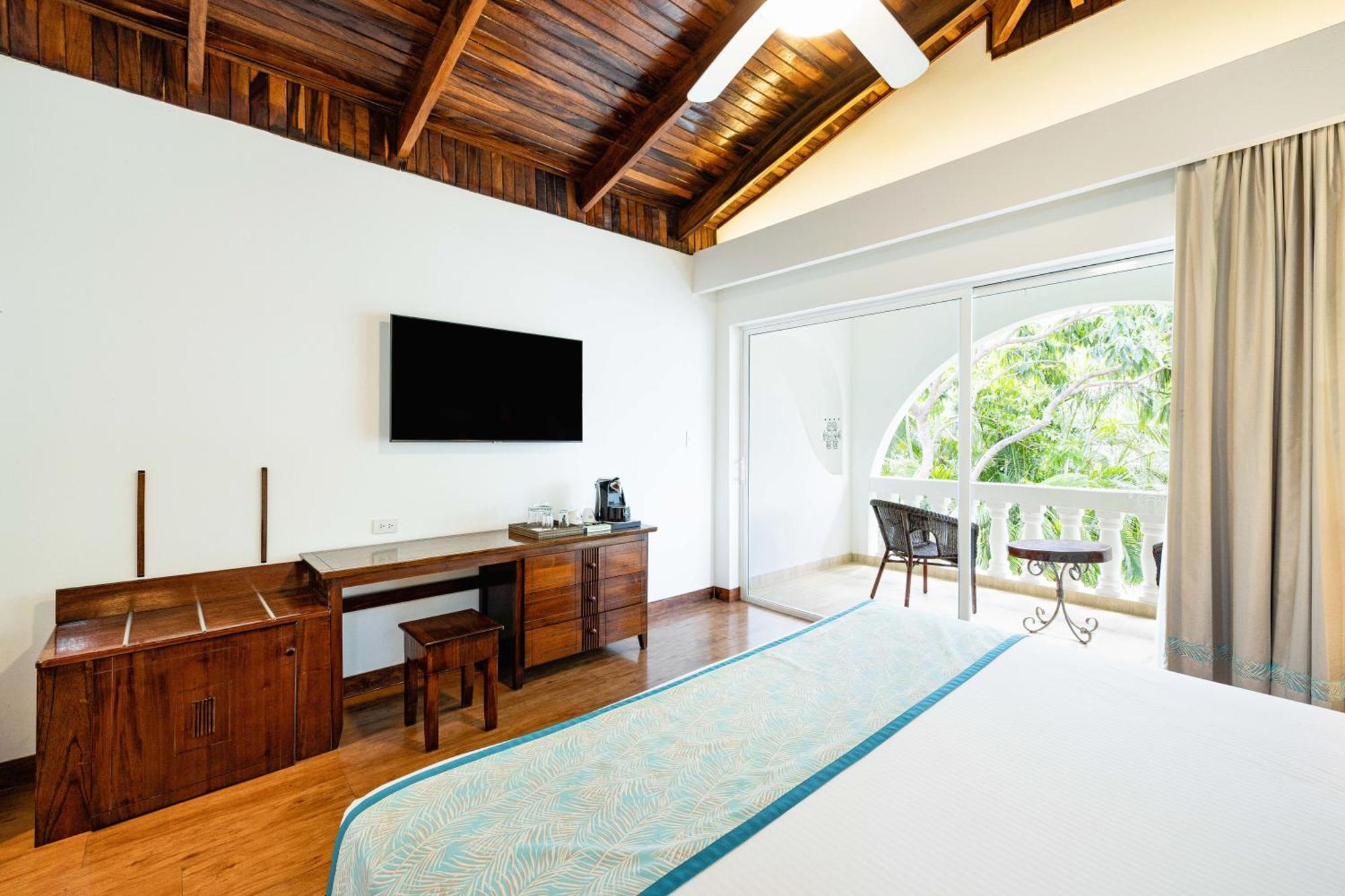 Hotel Tamarindo Diria Beach Resort Стая снимка