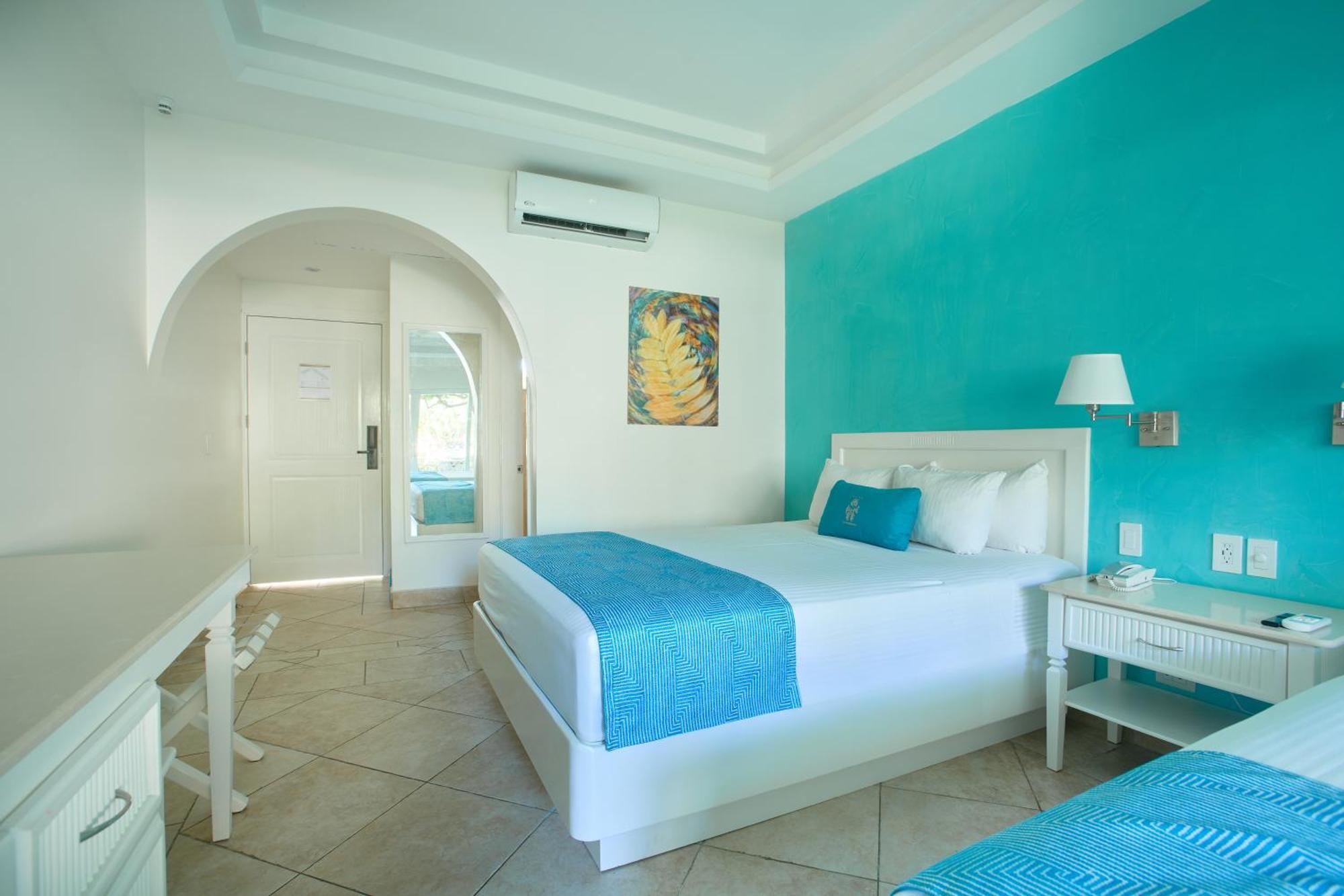 Hotel Tamarindo Diria Beach Resort Стая снимка