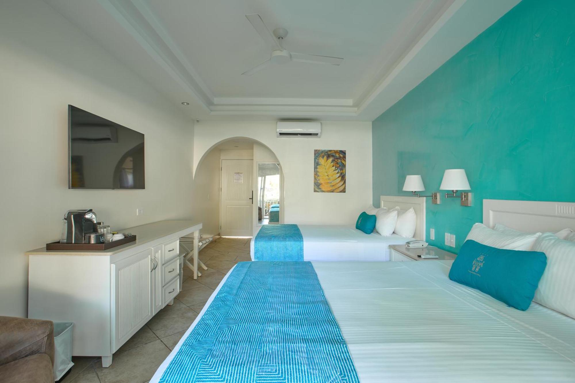Hotel Tamarindo Diria Beach Resort Стая снимка