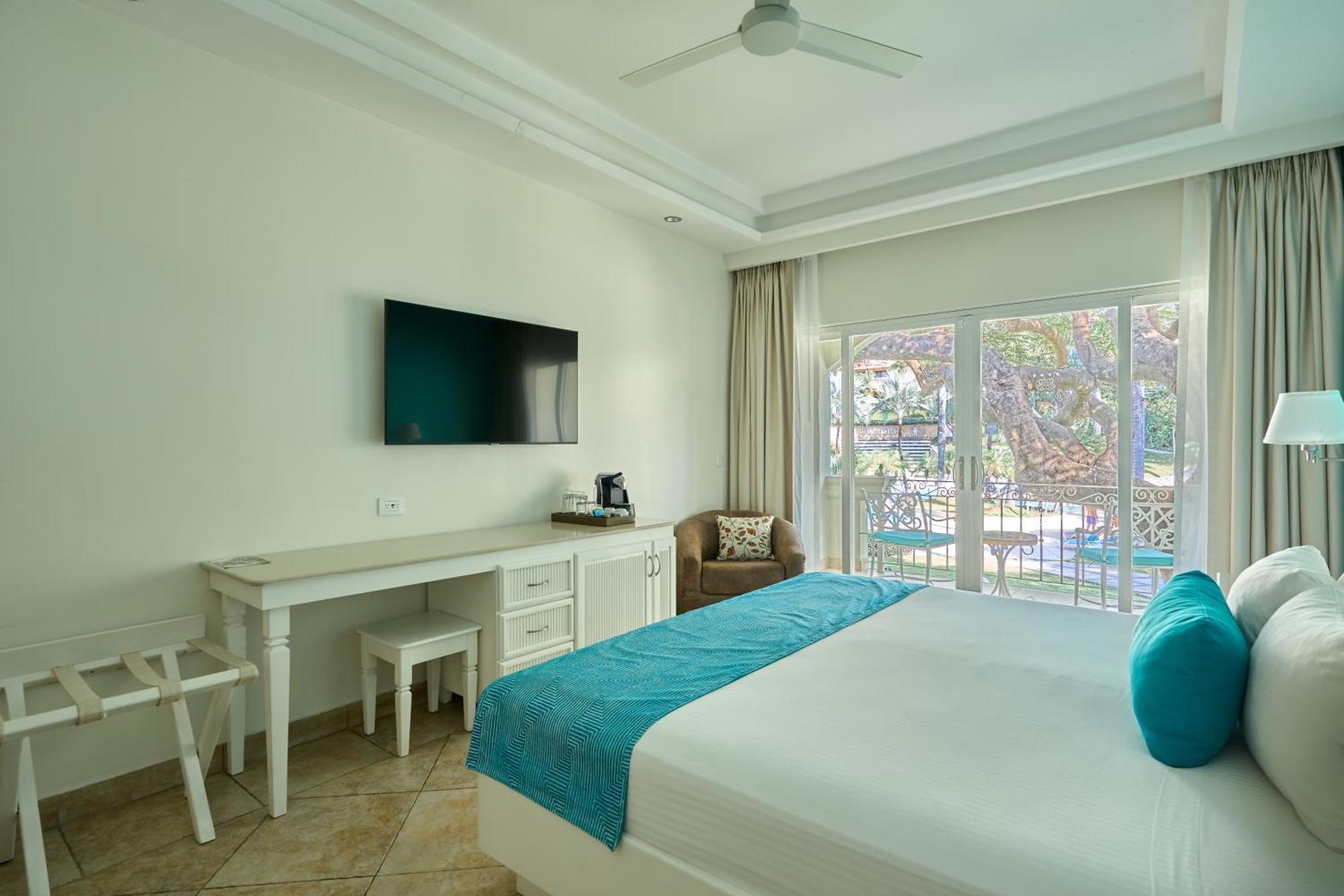 Hotel Tamarindo Diria Beach Resort Стая снимка